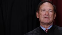 Polémica por banderas: el juez Alito rechaza apartarse de casos relacionados con Trump