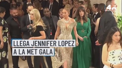 Jennifer López llega a la Met Gala 2024