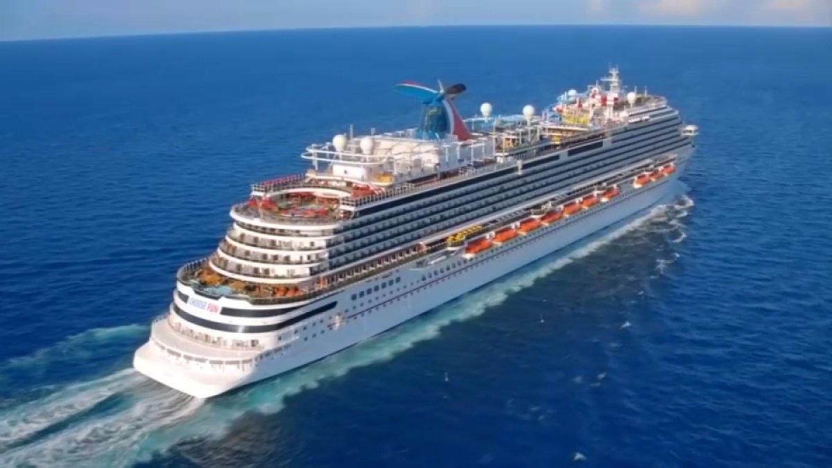 Demandan a Royal Caribbean tras caso de voyerismo a bordo Telemundo