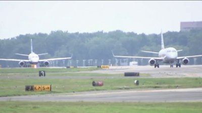 Estudio: consumir alcohol en un vuelo podría afectar tu corazón