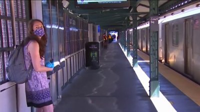 Podrían prohibir el uso de mascarillas en el subway de NYC