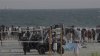 Caos en playa de Long Island: pelea entre multitud de jóvenes y hasta disparos en medio de “un día de diversión”