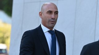 El ex presidente de la FA española, Luis Rubiales, llega al juzgado de Majadahonda el 29 de abril de 2024 en Madrid, España.