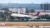 Delta lanzará servicio económico premium en vuelos entre NYC y LA, según CNBC
