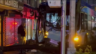 Cuatro pasajeros heridos tras accidente de autobús de la MTA