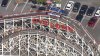 Icónica montaña rusa Cyclone de Coney Island reabre dos semanas después de problema mecánico