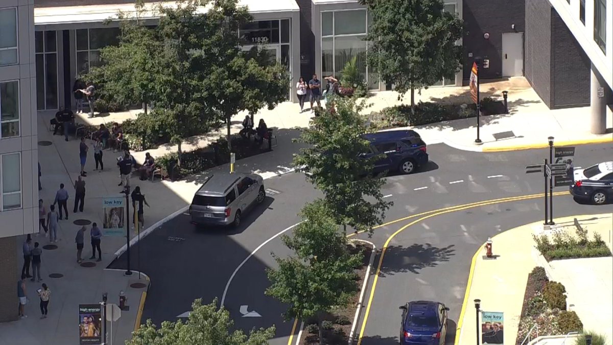 Shooting in Fairfax leaves one dead and suspect at large – Telemundo Washington DC (44)