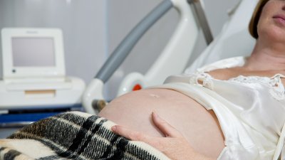 CDC: disminuyen los nacimientos de bebés en el 2023