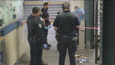 Investigan apuñalamiento en metro de El Bronx