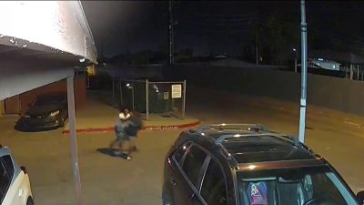 En video: brutal golpiza a hombre hispano en Phoenix