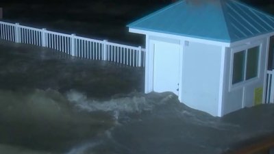 Daños en Fort Myers: la marejada ciclónica generó algunas inundaciones