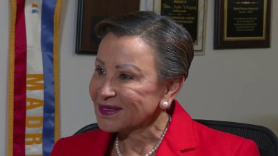 Rep. Nydia Velázquez pide a Eric Adams que renuncie