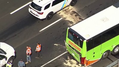 Autobús de Flixbus se accidenta en Turnkpike de NJ