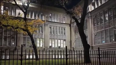 Incautan arma cargada a menor en escuela secundaria en Brooklyn