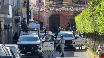 Terror en Guanajuato, explotan vehiculos  bomba en la via pública