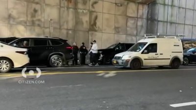 Investigan tres apuñalamientos en Manhattan