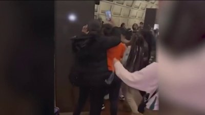 Arrestan a 4 adolescentes que habrían protagonizado pelea en Metro