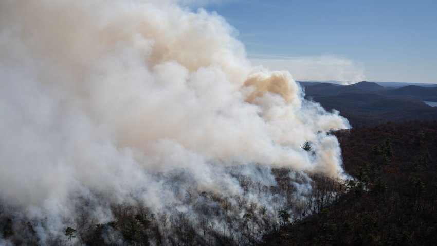 Photo of the Jennings Creek Wildfire, courtesy of the New Jersey Department of Environmental Protection.