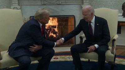 Presidente Biden reicibe a Trump en la Casa Blanca con apretón de manos