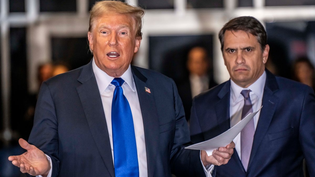 Trump nominará a su exabogado Todd Blanche a fiscal general en reemplazo de Pam Bondi