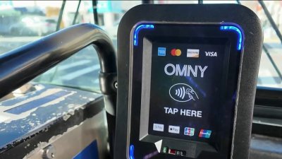 Descuento y pago de tarifa con tarjetas OMNY de transporte público