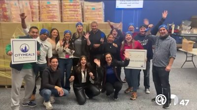 “Citymeals On Wheels” alegra el corazón de los adultos mayores con comidas a domicilio