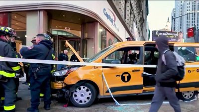 Taxi fuera de control atropella a peatones en plena Navidad en Manhattan