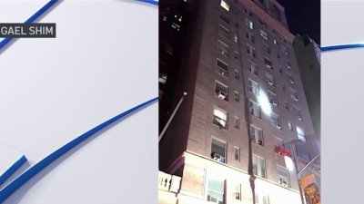 Investigan fuego en un hotel en Times Square