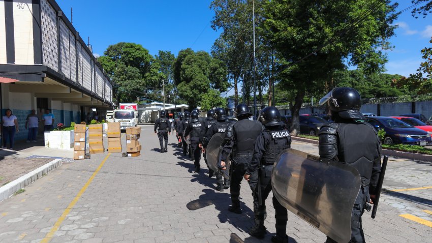 SAN SALVADOR, EL SALVADOR – AUGUST 29: Prison riot police guard inside the “La Esperanza” prison, also known as “Mariona”, on August 29, 2024 in San Salvador, El Salvador. After more than two years of the Exception Regime and Territorial Control Plan promoted by President Nayib Bukele, many inmates in the various Salvadoran prisons are serving their sentences under the “Plan Cero Ocio” penitentiary system, managing to reduce their time in prison and seeking reintegration. (Photo by APHOTOGRAFIA/Getty Images)