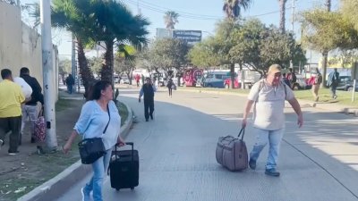 Bloquean carretera para llegar al Aeropuerto Internacional de Tijuana