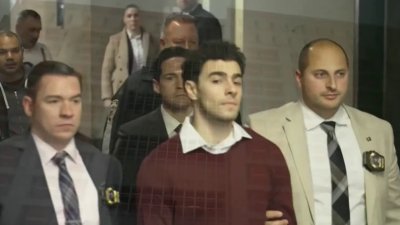 Luigi Mangione pide una laptop durante su juicio en NJ