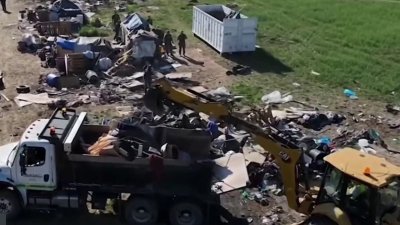 Retiran campamento de indigentes que invadieron un cementerio