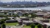 Juez despoja a NYC de autoridad sobre Rikers Island, citando violencia “sin precedentes”