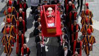 VATICAN CITY, VATICAN – APRIL 23:  (EDITOR NOTE: STRICTLY EDITORIAL USE ONLY – NO MERCHANDISING) A general view as the body of Pope Francis is transferred from Casa Santa Marta to the St Peter’s Basilica on April 23, 2025 in Vatican City, Vatican. On the third day since the death of Pope Francis was announced by the Vatican, his body is transferred from the Chapel of Santa Marta to the Basilica St Peter. He will lie in state in a simple wooden coffin until his funeral, which will be held on Saturday, 26th April 2025. (Photo by Simone Risoluti Vatican Media via Vatican Pool/Getty Images)