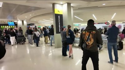 Caos en el aeropuerto de Newark por los numerosos retrasos