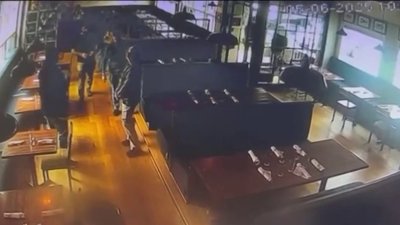 Comerciantes de DC dicen estar preocupados por visita de ICE a sus negocios