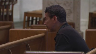 Feligreses en el DMV celebran la elección de León XIV