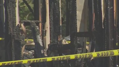 Hallan dos personas muertas en interior de casa incendiada