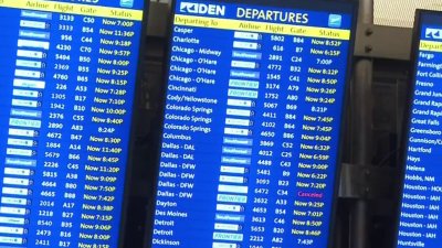 Tormentas resultan en miles de restrasos y decenas de cancelaciones en el Aeropuerto Internacional de Denver