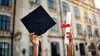 Legislación de Nueva York permite la universidad gratuita para adultos