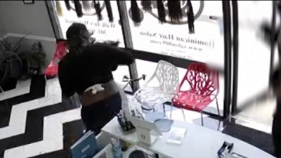 Ladrones habrían irrumpido en dos negocios de una hispana en Hyattsville