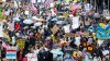 En vivo: Manifestantes toman las calles de NY y NJ durante protestas “No Kings” contra Trump