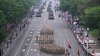 Desfile militar recorre Washington mientras manifestantes en todo EEUU protestan contra Trump