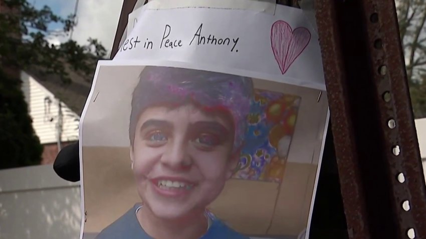 Atropello mortal de adolescente en Long Island durante persecución policial genera polémica.