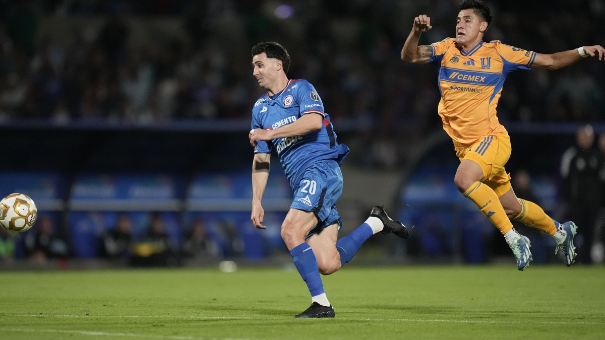 Image for Tigres recibe a Cruz Azul por una semifinal de la Liga MX y lo podrás ver en Telemundo