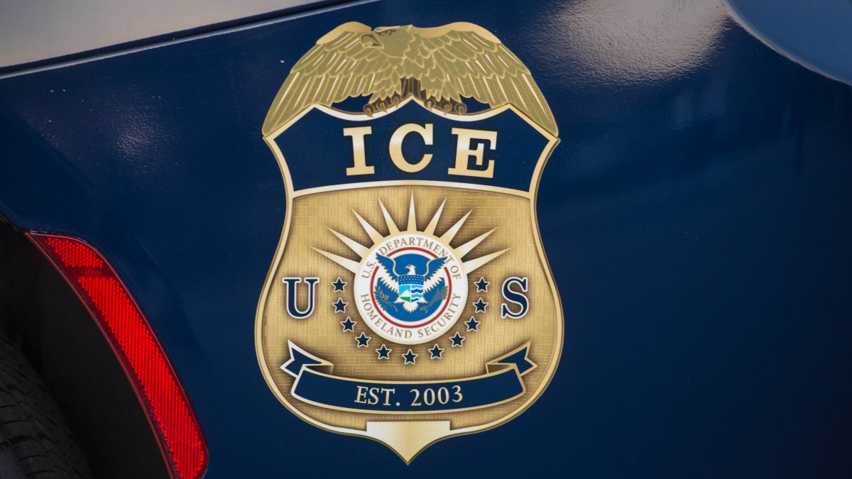 Demócratas buscan reemplazar ICE con nueva agencia a cargo del Departamento de Justicia