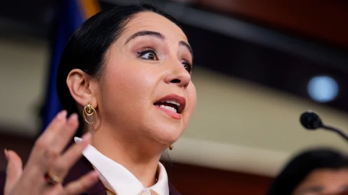 Legisladora planea presentar proyecto de ley para limitar capacidad de DHS de detener inmigrantes