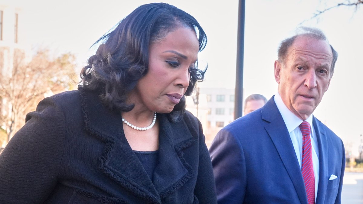 Corte Suprema se muestra dispuesta a mantener en su puesto a gobernadora de la Fed