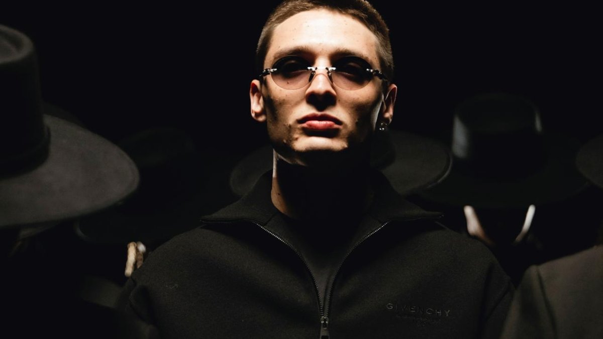 "Nuevo y audaz", el espectáculo que Peso Pluma llevará a 30 ciudades de EEUU