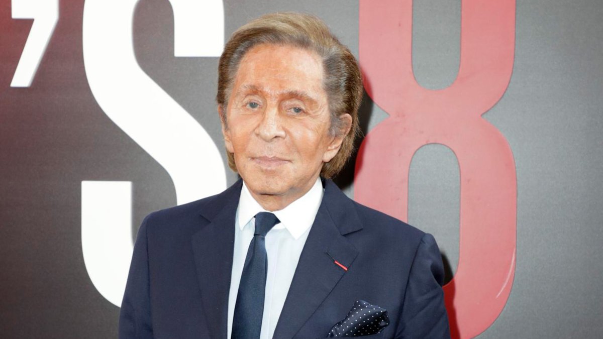 Muere el diseñador Valentino Garavani a sus 93 años en Italia